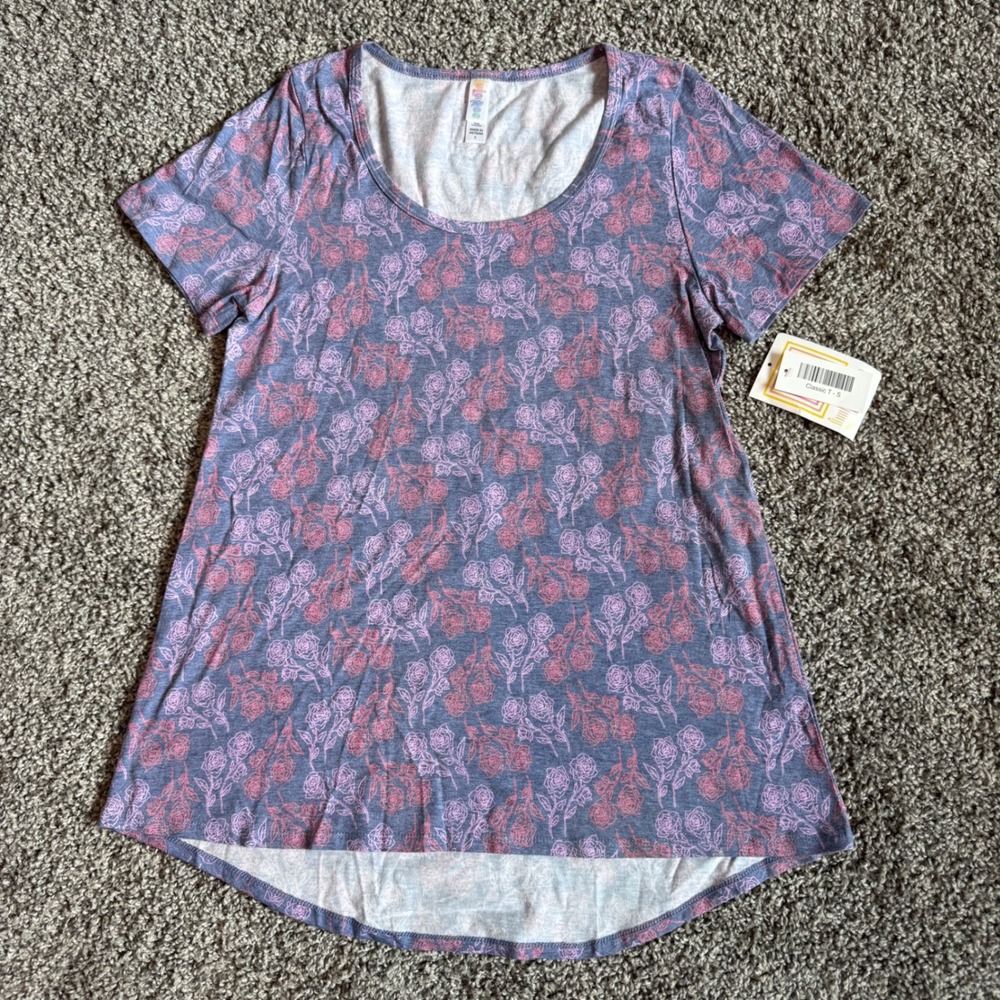 NWT LuLaRoe Classic T Blue Top with Pink & Red Roses Hi Low Hem Women's Sz Small